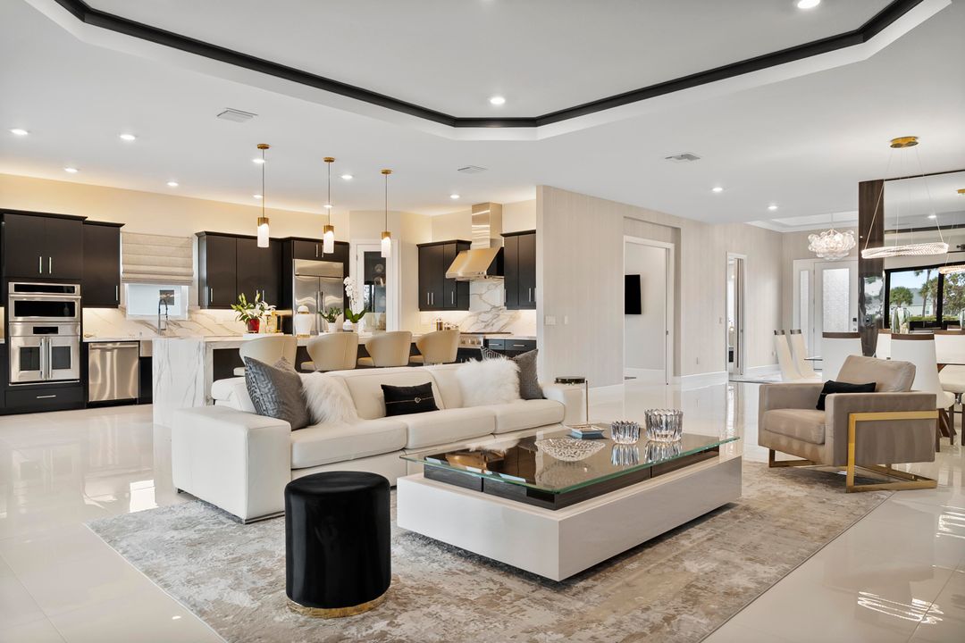 En Venta: $975,000 (3 camas, 3 baños, 3095 Pies cuadrados)