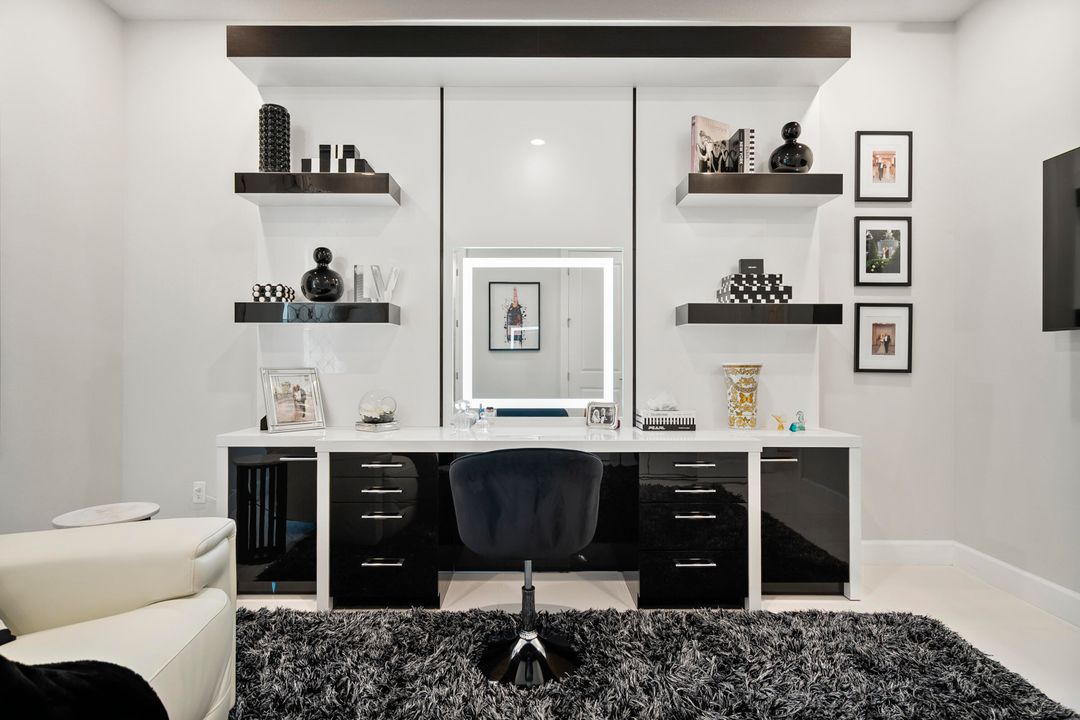 En Venta: $975,000 (3 camas, 3 baños, 3095 Pies cuadrados)