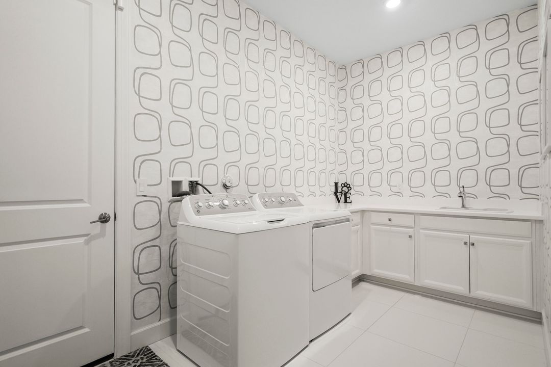 En Venta: $975,000 (3 camas, 3 baños, 3095 Pies cuadrados)