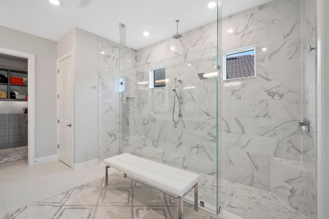 En Venta: $975,000 (3 camas, 3 baños, 3095 Pies cuadrados)