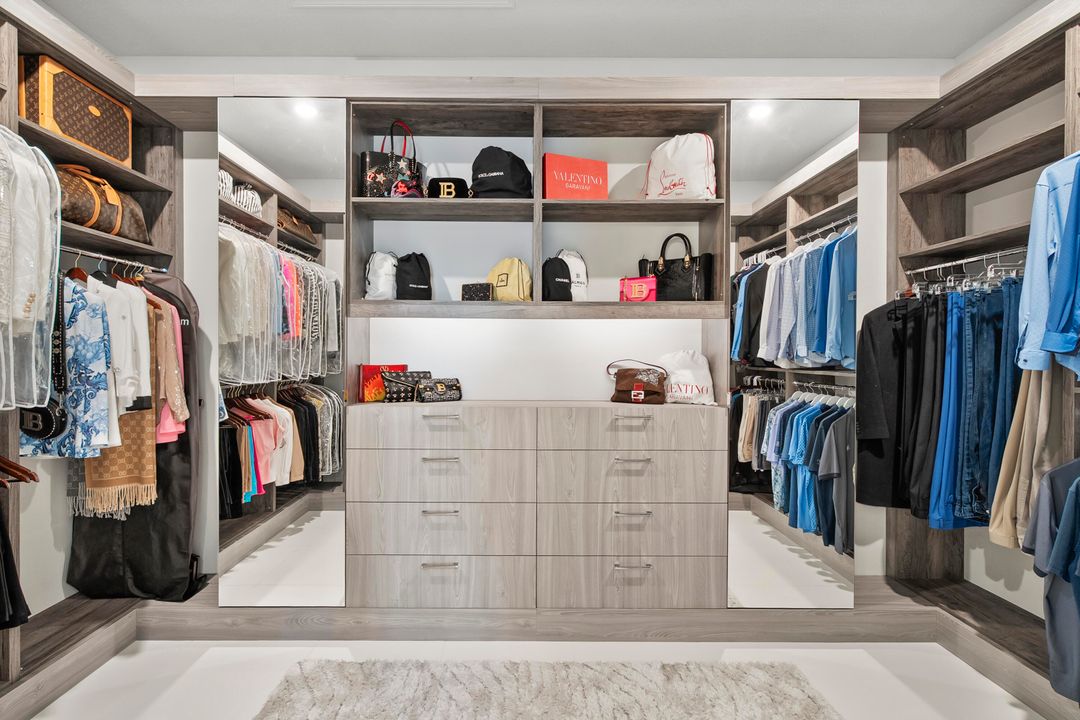 En Venta: $975,000 (3 camas, 3 baños, 3095 Pies cuadrados)