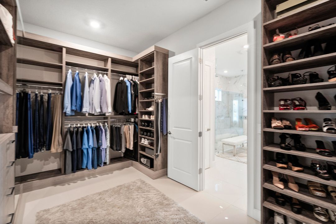 En Venta: $975,000 (3 camas, 3 baños, 3095 Pies cuadrados)