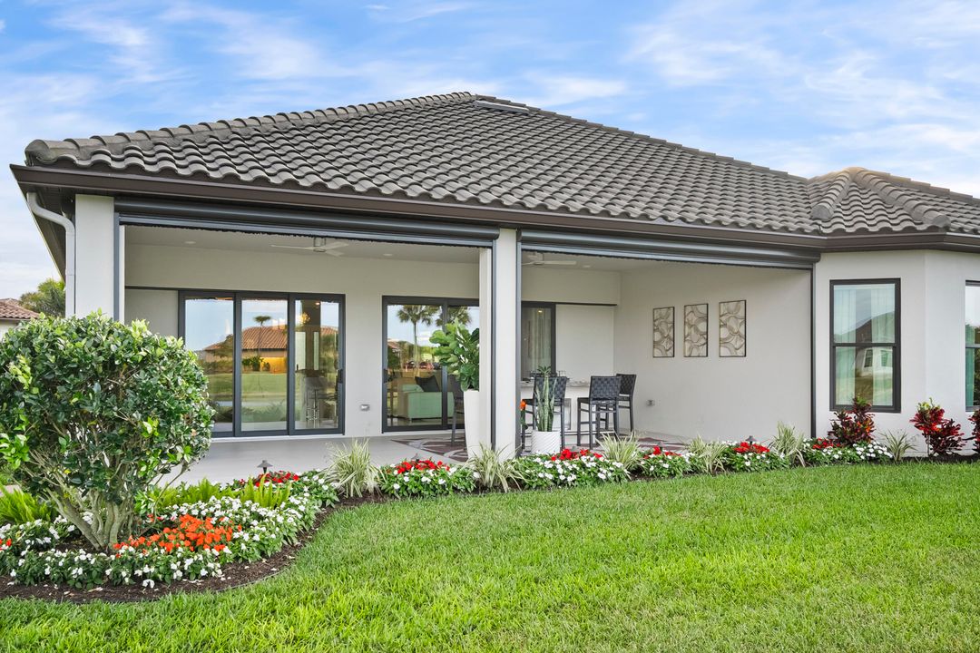 En Venta: $975,000 (3 camas, 3 baños, 3095 Pies cuadrados)