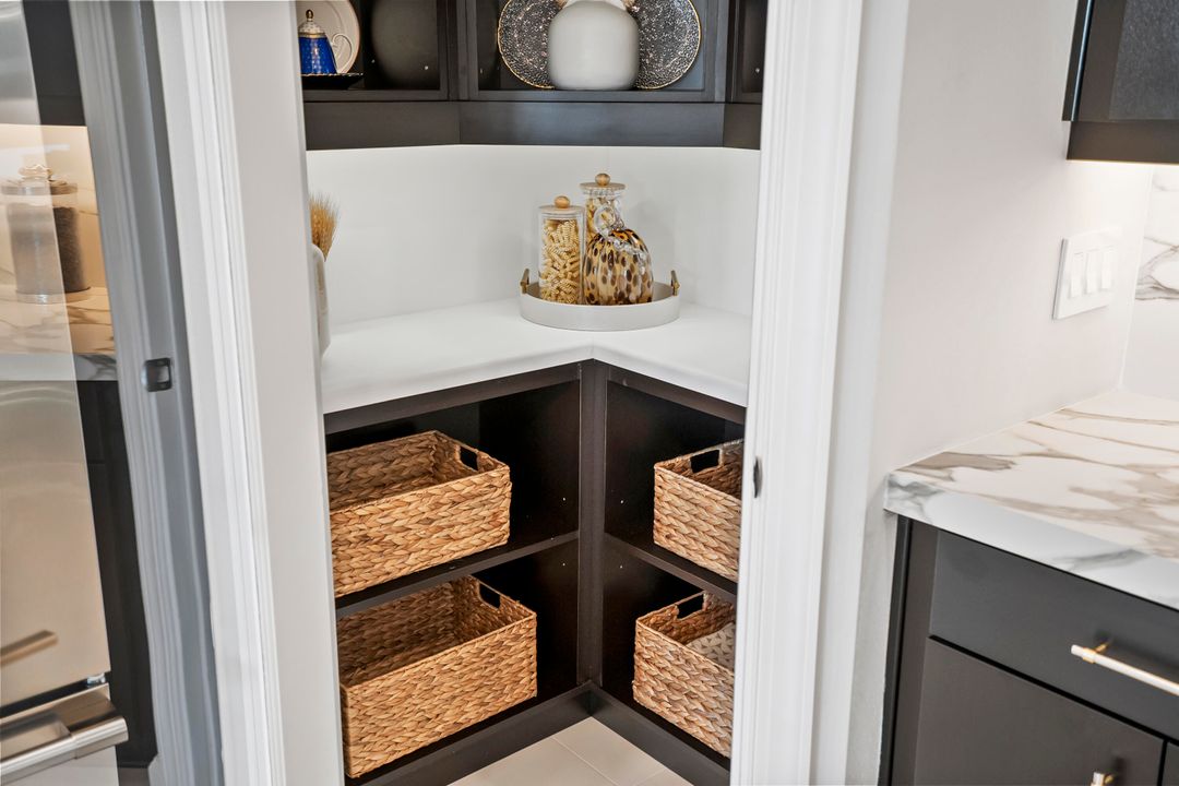 En Venta: $975,000 (3 camas, 3 baños, 3095 Pies cuadrados)