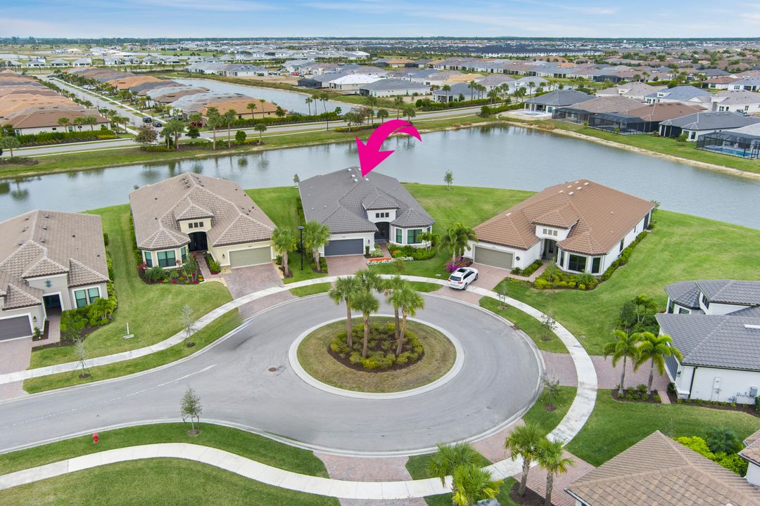 En Venta: $975,000 (3 camas, 3 baños, 3095 Pies cuadrados)