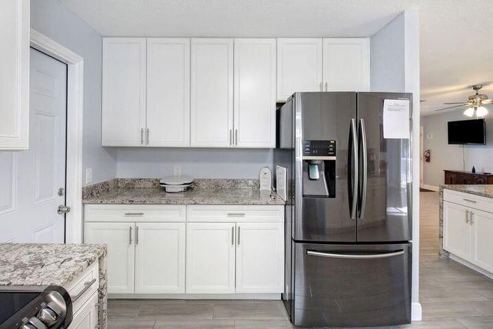 В аренду: $5,400 (3 спален, 2 ванн, 1850 Квадратных фут)