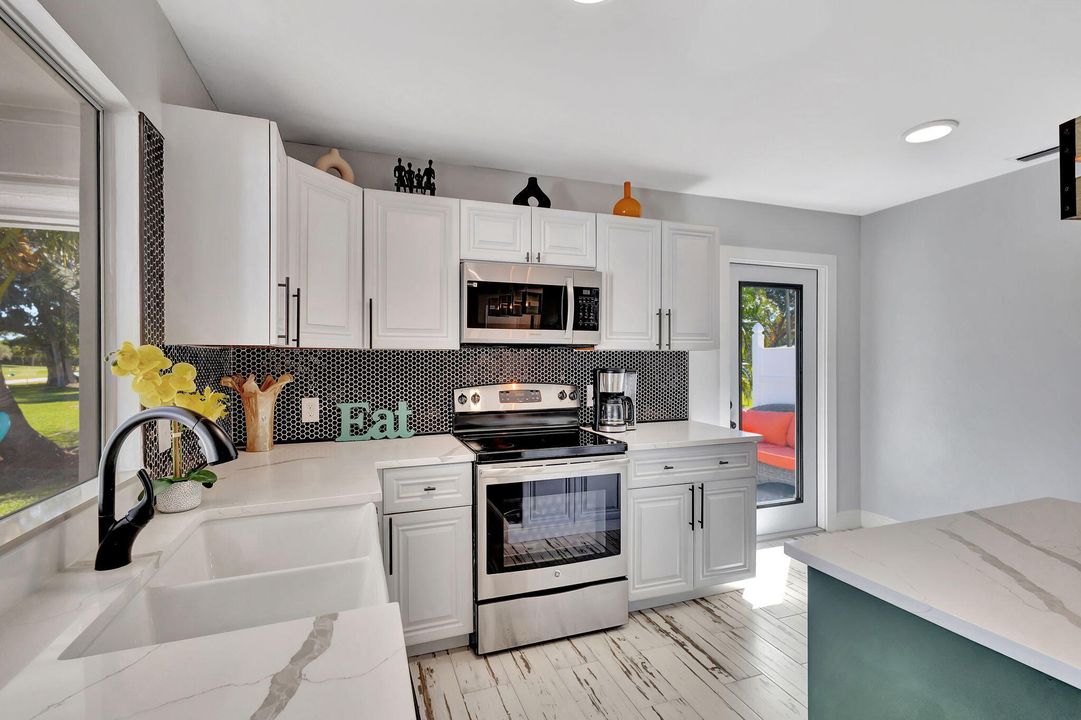 待售: $499,900 (2 贝兹, 2 浴室, 1328 平方英尺)