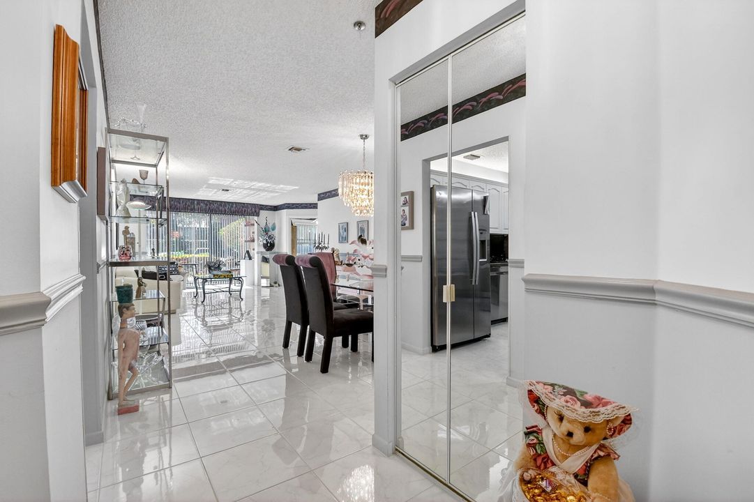 For Sale: $245,000 (3 beds, 2 baths, 1431 Square Feet)