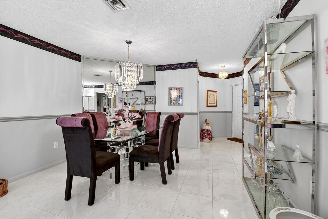 For Sale: $245,000 (3 beds, 2 baths, 1431 Square Feet)