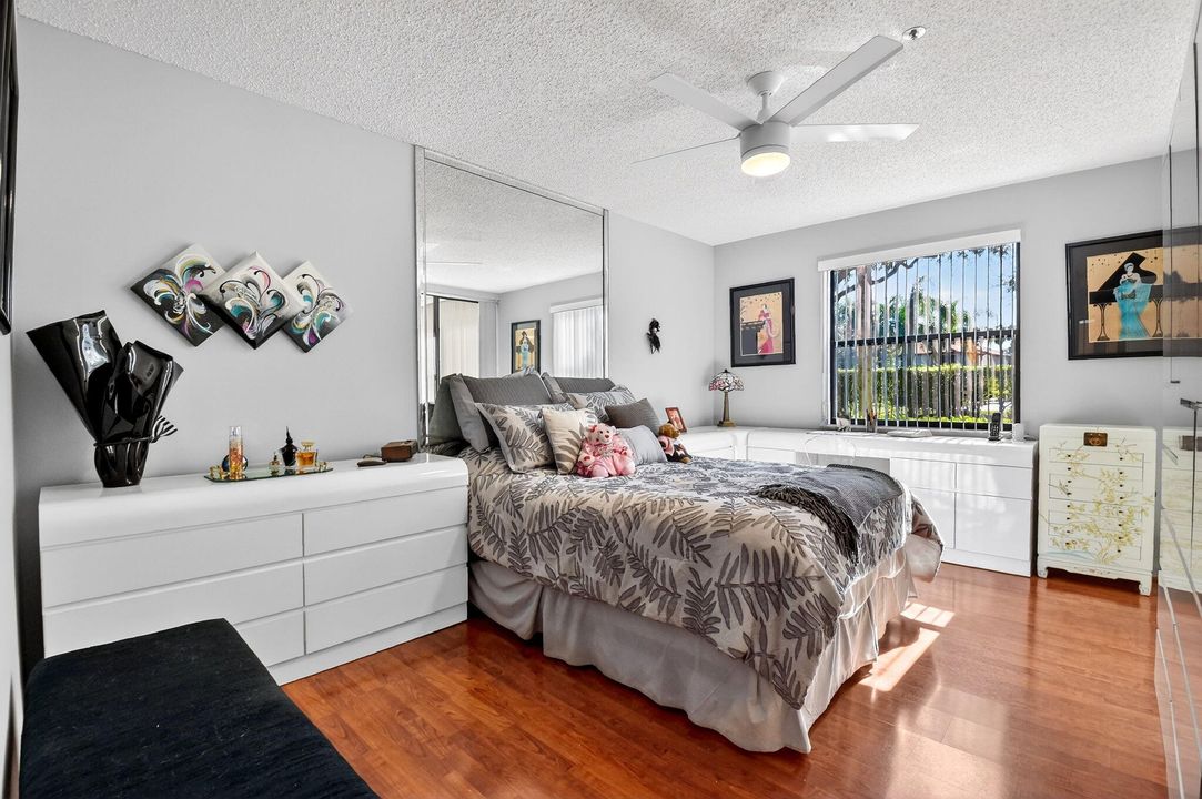 For Sale: $245,000 (3 beds, 2 baths, 1431 Square Feet)