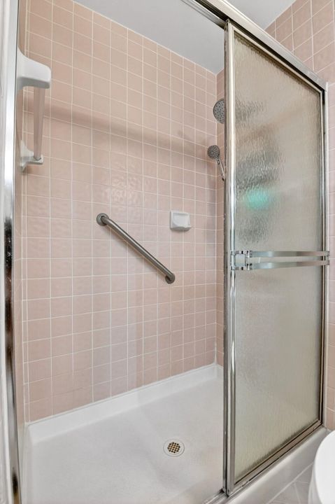 For Sale: $245,000 (3 beds, 2 baths, 1431 Square Feet)