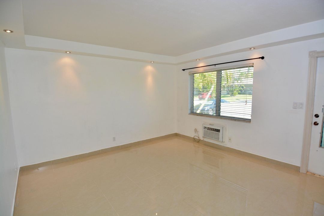 For Rent: $1,450 (1 beds, 1 baths, 600 Square Feet)