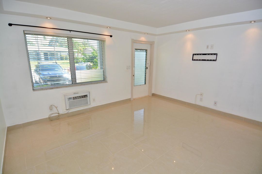 For Rent: $1,450 (1 beds, 1 baths, 600 Square Feet)