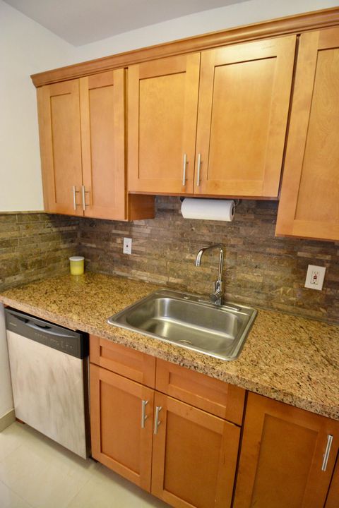 For Rent: $1,450 (1 beds, 1 baths, 600 Square Feet)