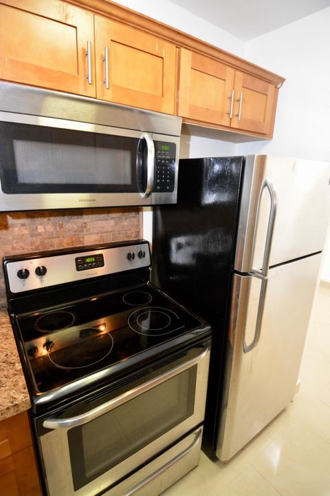 For Rent: $1,450 (1 beds, 1 baths, 600 Square Feet)