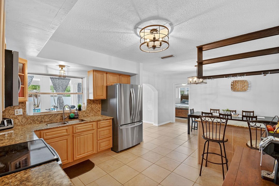 For Sale: $719,900 (4 beds, 3 baths, 1824 Square Feet)