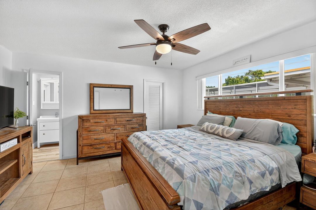 For Sale: $719,900 (4 beds, 3 baths, 1824 Square Feet)