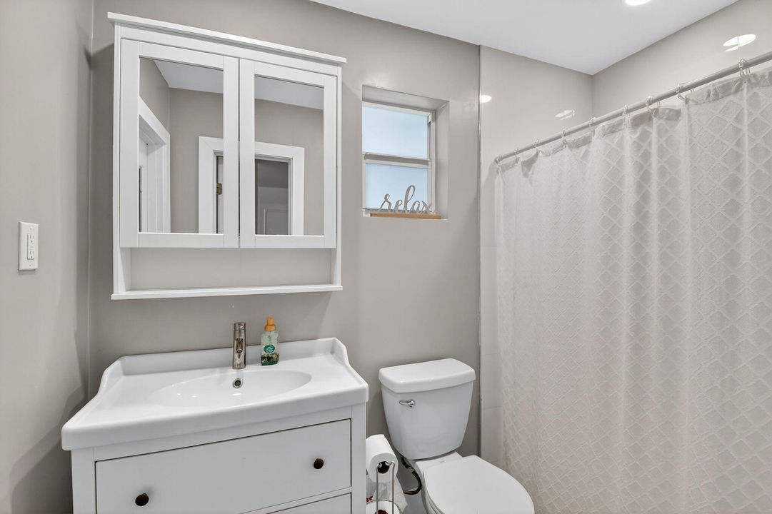 For Sale: $719,900 (4 beds, 3 baths, 1824 Square Feet)