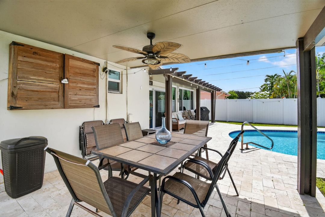 For Sale: $719,900 (4 beds, 3 baths, 1824 Square Feet)