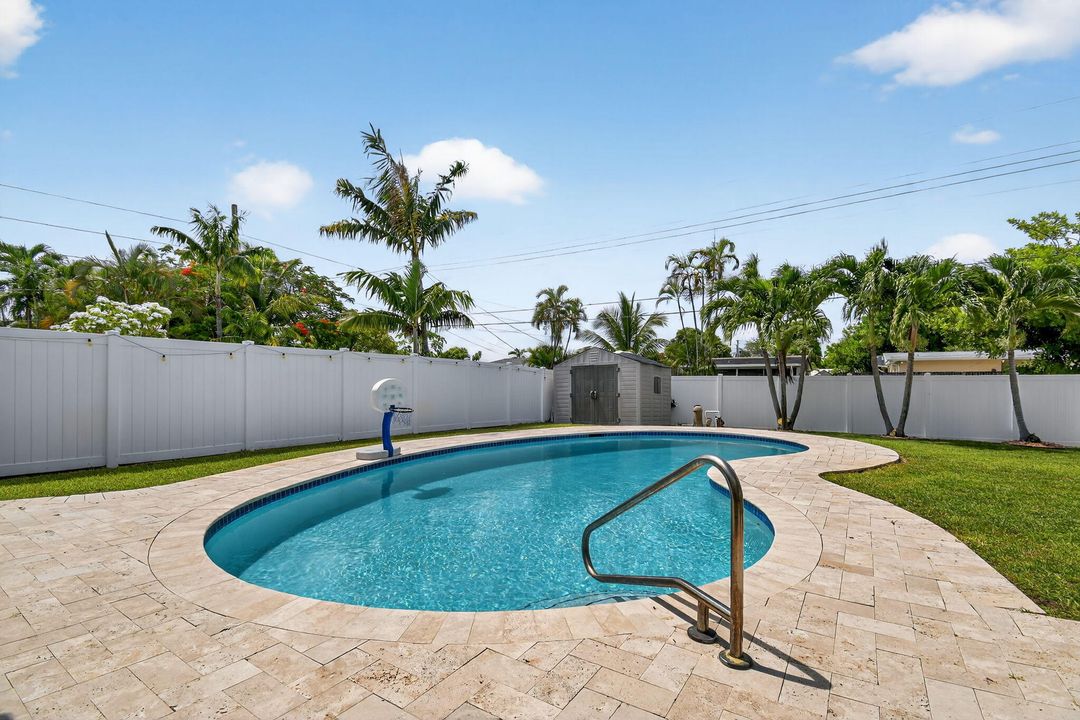 For Sale: $719,900 (4 beds, 3 baths, 1824 Square Feet)