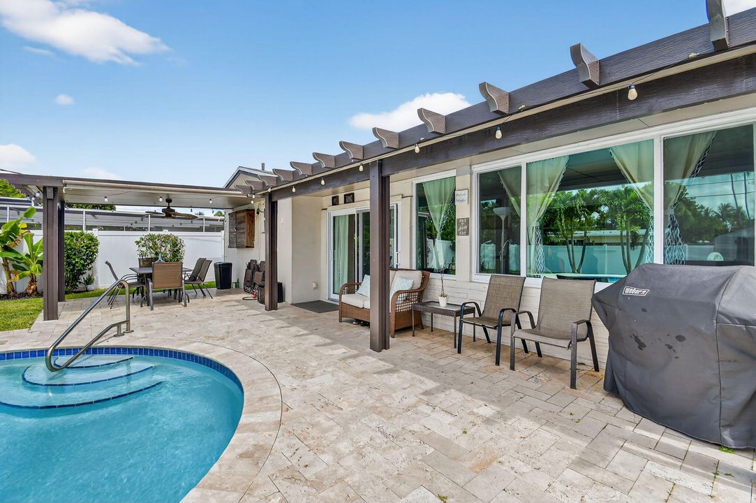 For Sale: $719,900 (4 beds, 3 baths, 1824 Square Feet)