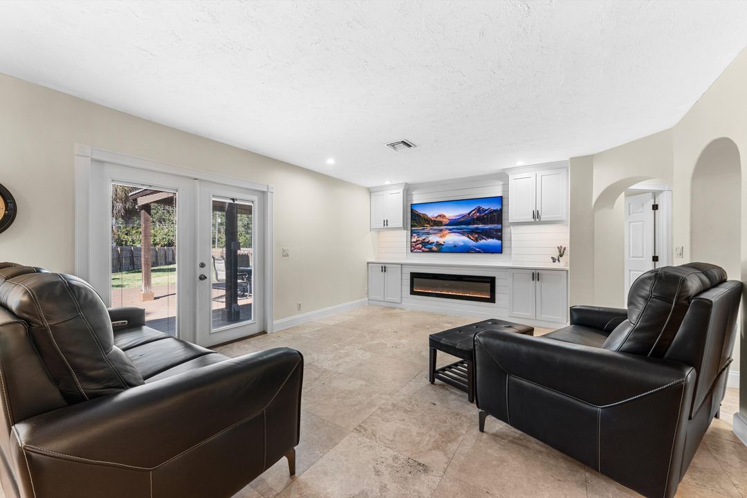 For Sale: $695,000 (4 beds, 2 baths, 2139 Square Feet)