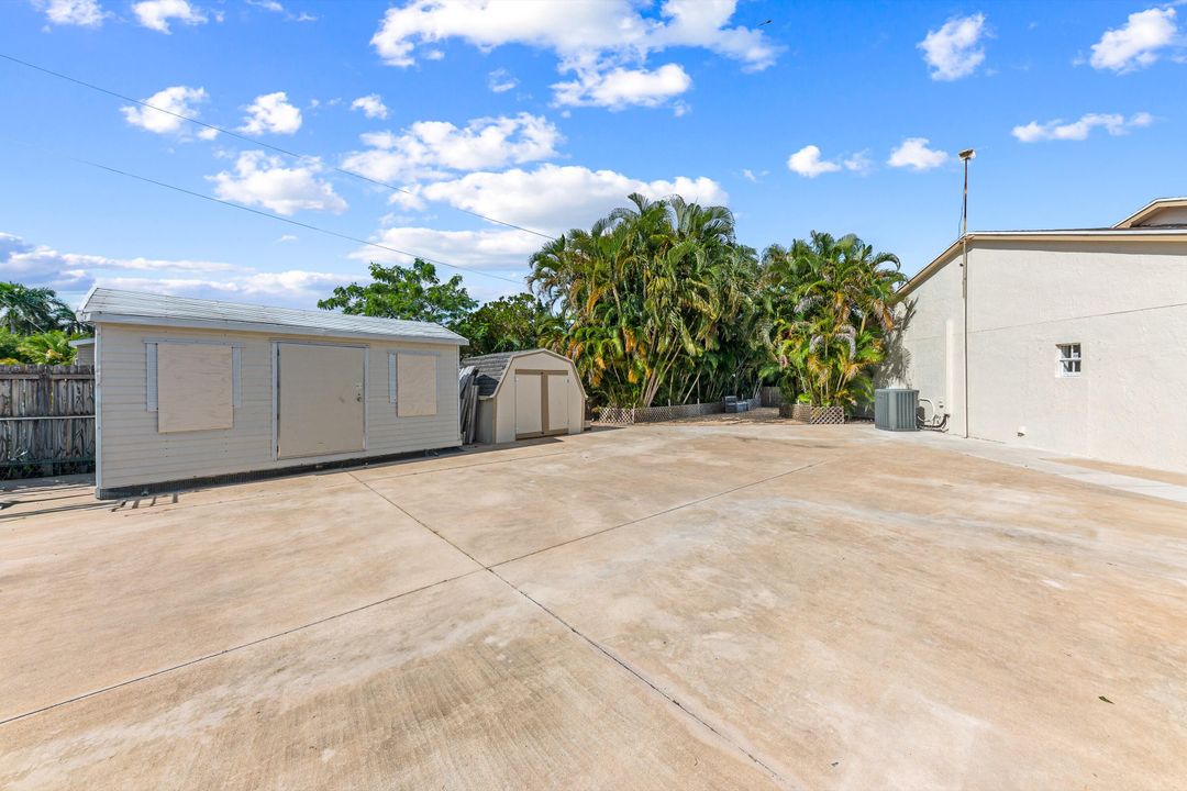 For Sale: $695,000 (4 beds, 2 baths, 2139 Square Feet)