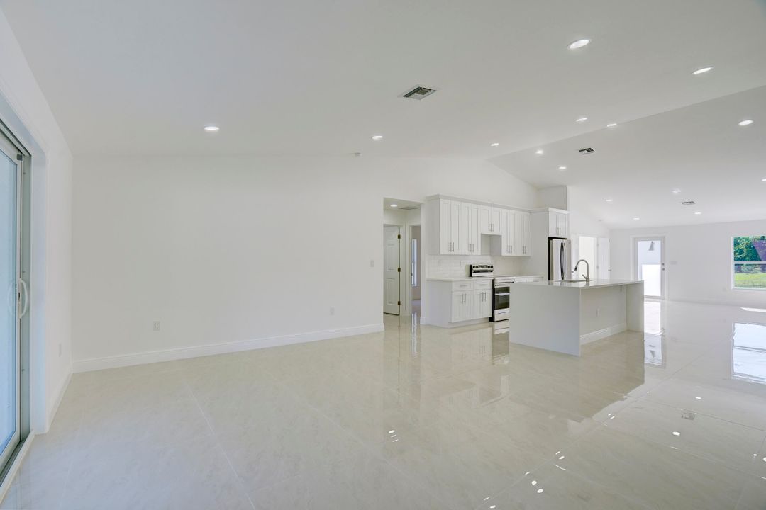 待售: $830,000 (4 贝兹, 3 浴室, 2160 平方英尺)