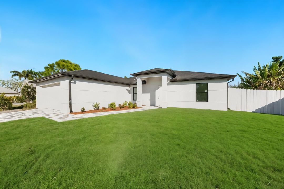 For Sale: $550,000 (4 beds, 2 baths, 1658 Square Feet)