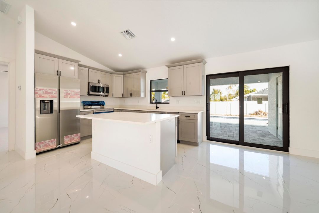 For Sale: $550,000 (4 beds, 2 baths, 1658 Square Feet)