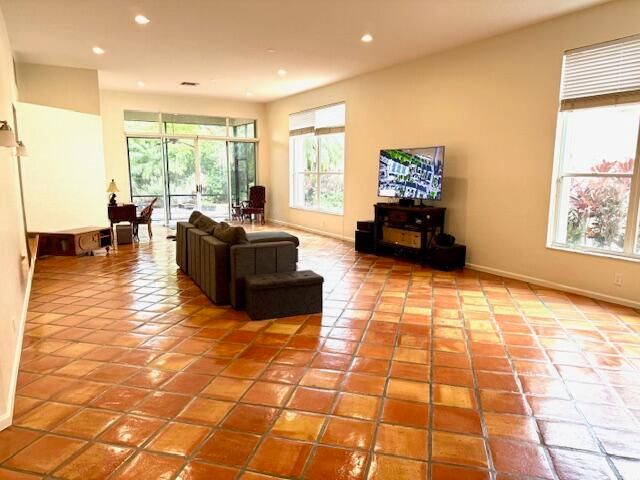 For Sale: $579,900 (3 beds, 2 baths, 2247 Square Feet)