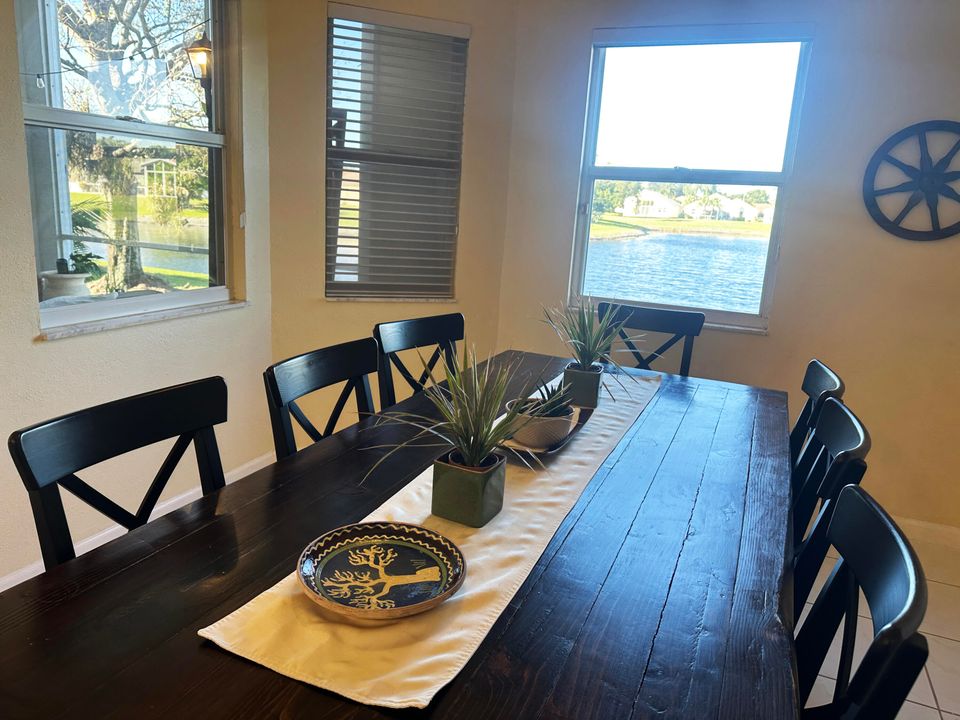 For Rent: $4,100 (3 beds, 2 baths, 1956 Square Feet)