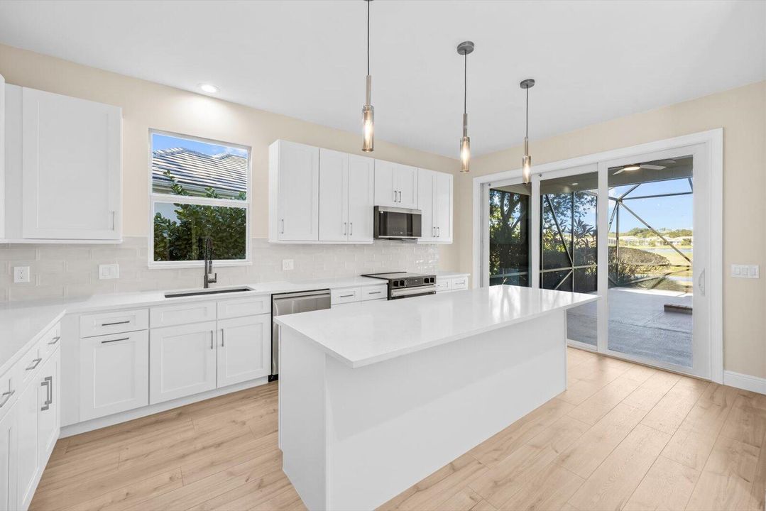 На продажу: $649,000 (3 спален, 2 ванн, 2355 Квадратных фут)