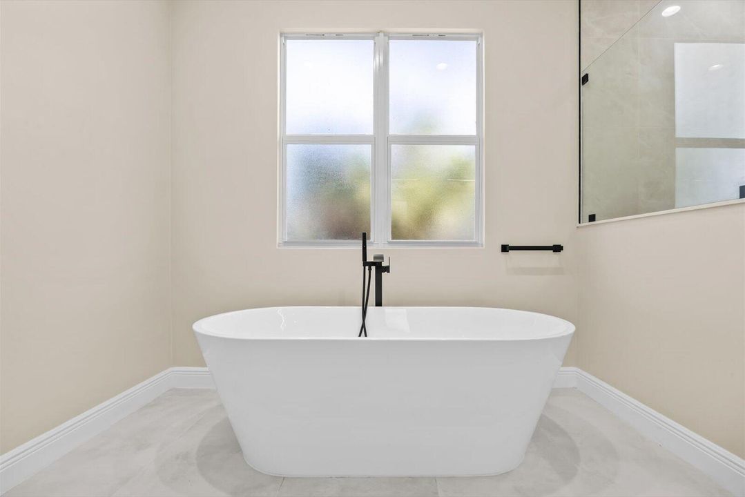 На продажу: $649,000 (3 спален, 2 ванн, 2355 Квадратных фут)