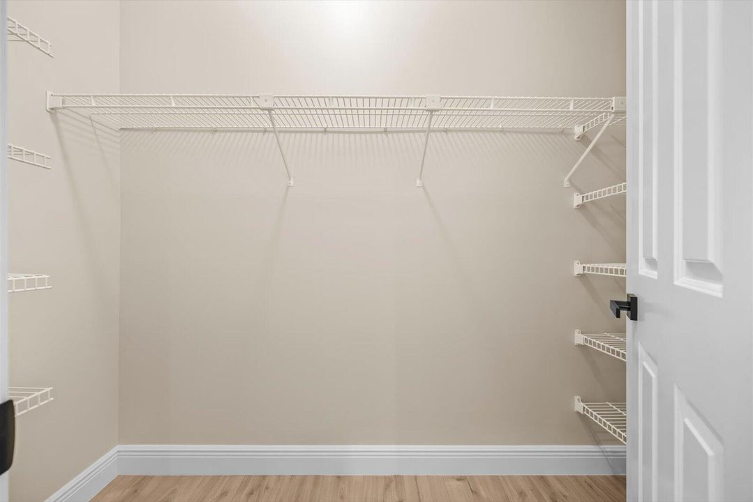 На продажу: $649,000 (3 спален, 2 ванн, 2355 Квадратных фут)