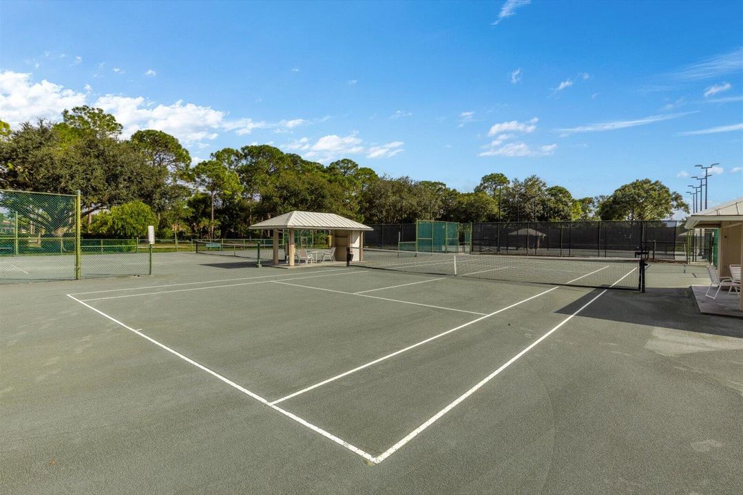 На продажу: $649,000 (3 спален, 2 ванн, 2355 Квадратных фут)