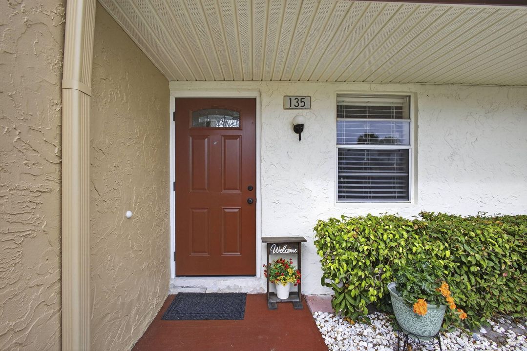 For Sale: $214,500 (2 beds, 2 baths, 854 Square Feet)