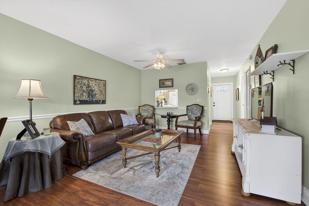 For Sale: $214,500 (2 beds, 2 baths, 854 Square Feet)