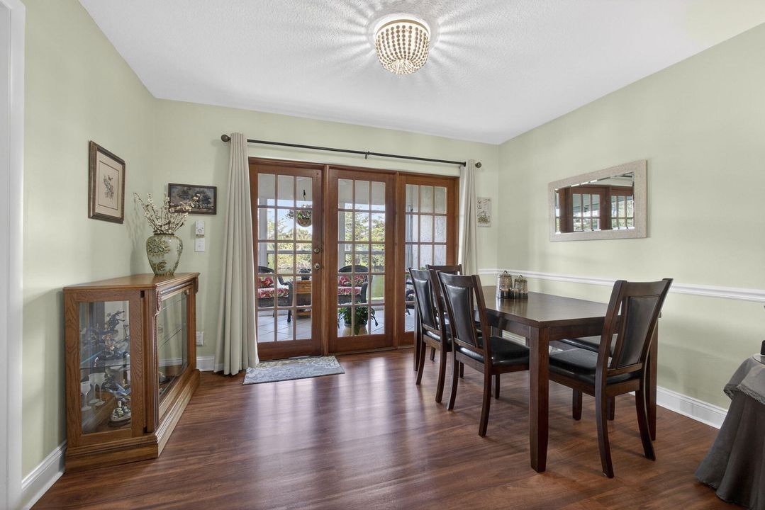 For Sale: $214,500 (2 beds, 2 baths, 854 Square Feet)