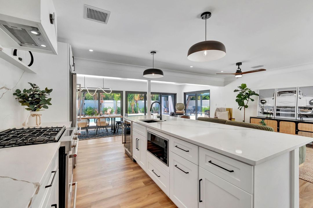 En Venta: $769,000 (3 camas, 2 baños, 1698 Pies cuadrados)