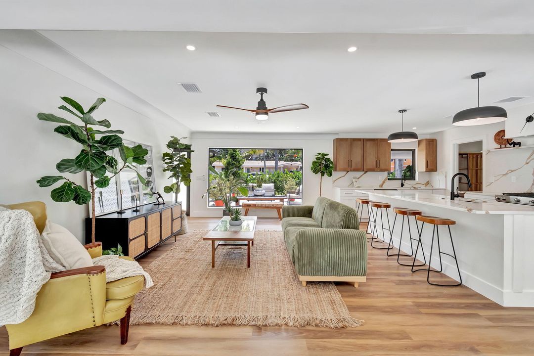 En Venta: $769,000 (3 camas, 2 baños, 1698 Pies cuadrados)