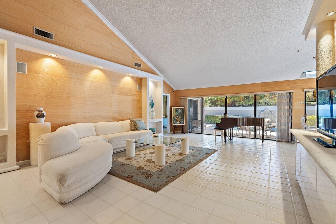 En Venta: $999,000 (3 camas, 2 baños, 1889 Pies cuadrados)