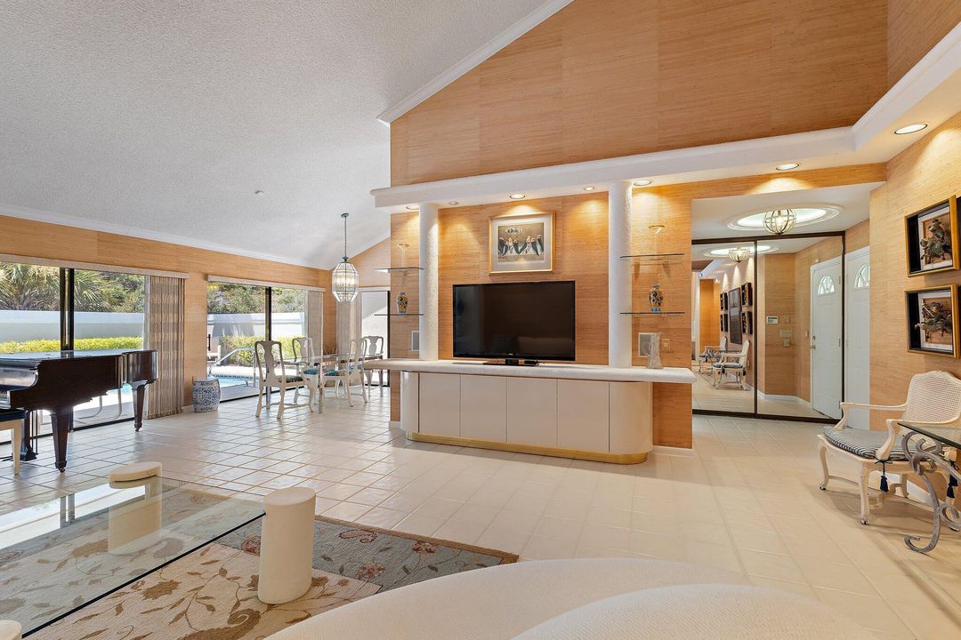 En Venta: $999,000 (3 camas, 2 baños, 1889 Pies cuadrados)