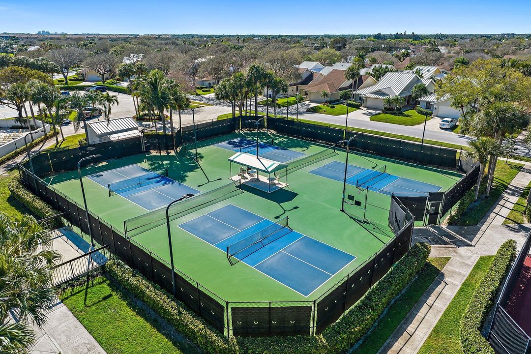 En Venta: $999,000 (3 camas, 2 baños, 1889 Pies cuadrados)