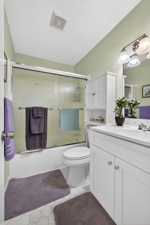 For Sale: $214,500 (2 beds, 2 baths, 854 Square Feet)