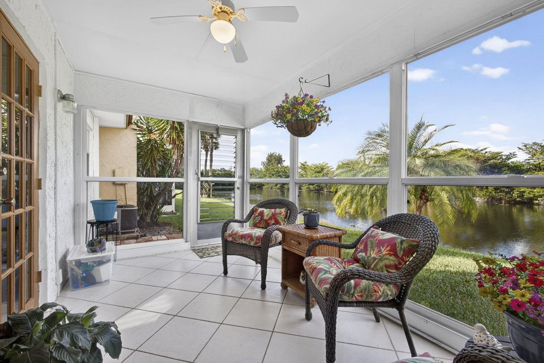 For Sale: $214,500 (2 beds, 2 baths, 854 Square Feet)