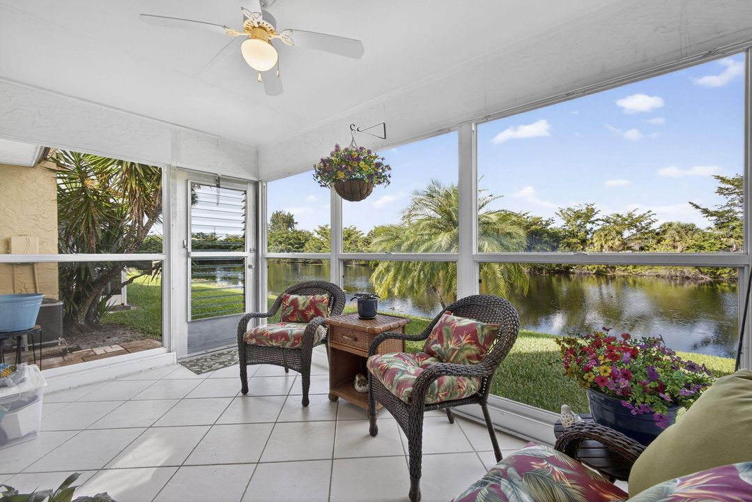 For Sale: $214,500 (2 beds, 2 baths, 854 Square Feet)