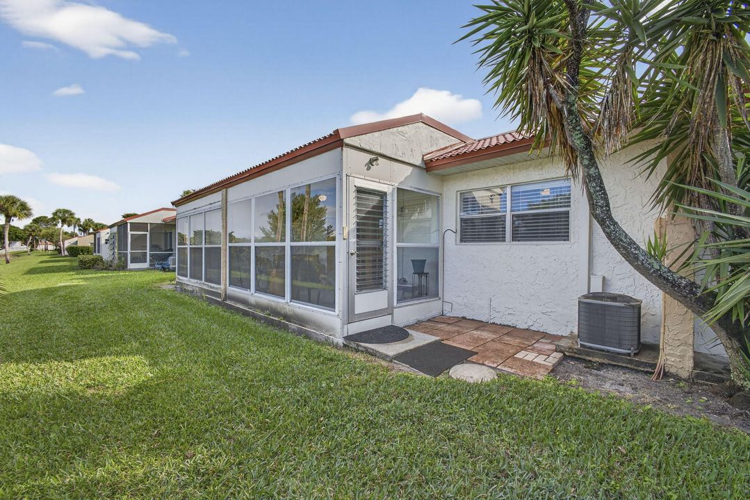 For Sale: $214,500 (2 beds, 2 baths, 854 Square Feet)