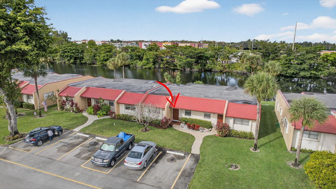 For Sale: $214,500 (2 beds, 2 baths, 854 Square Feet)