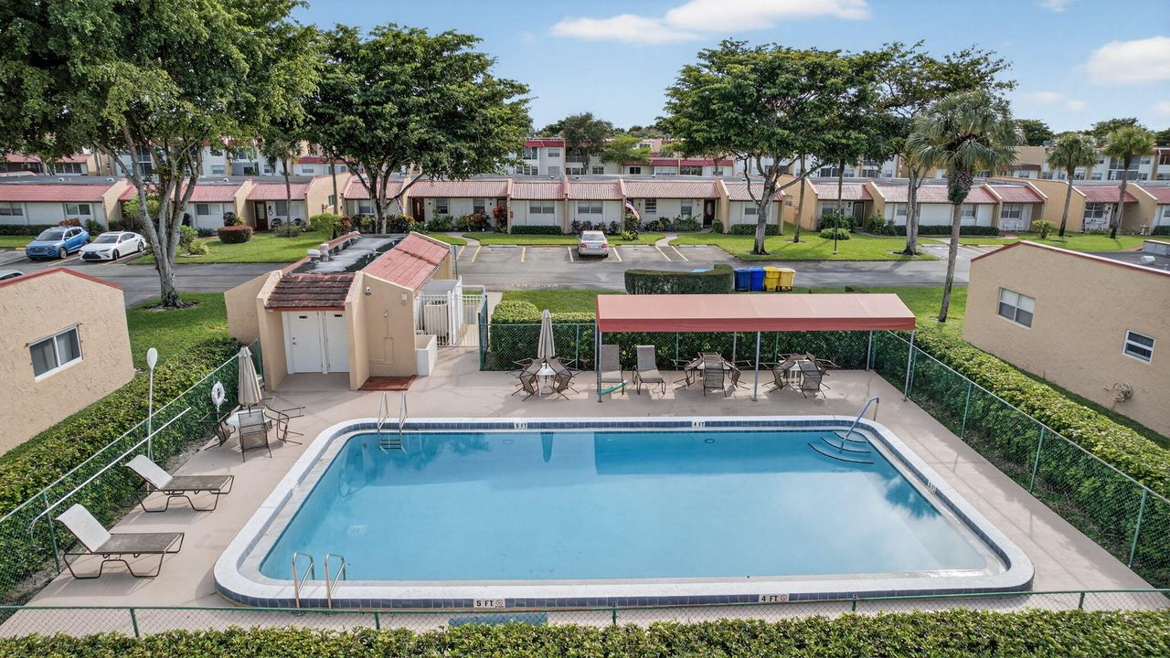 For Sale: $214,500 (2 beds, 2 baths, 854 Square Feet)